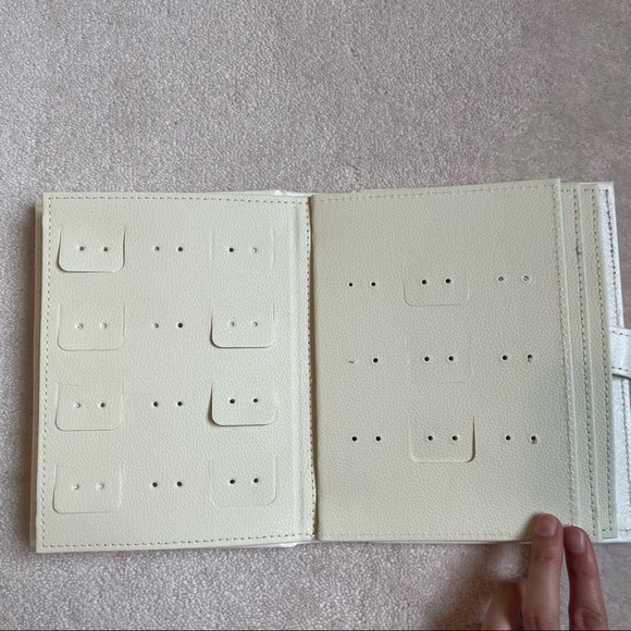 Earrings portable holder - book for storage, display, or travel! Holds 48 pairs! - Picture 5 of 5